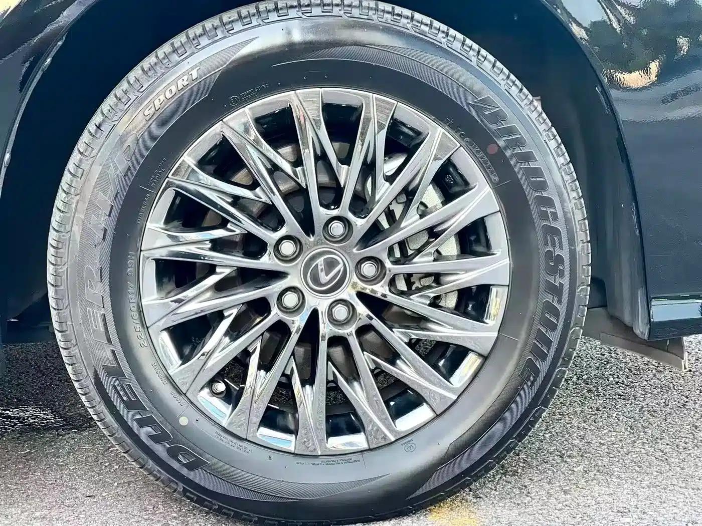 Lexus LM 2020 300h Four-Seat Executive Edition — миниатюра 18