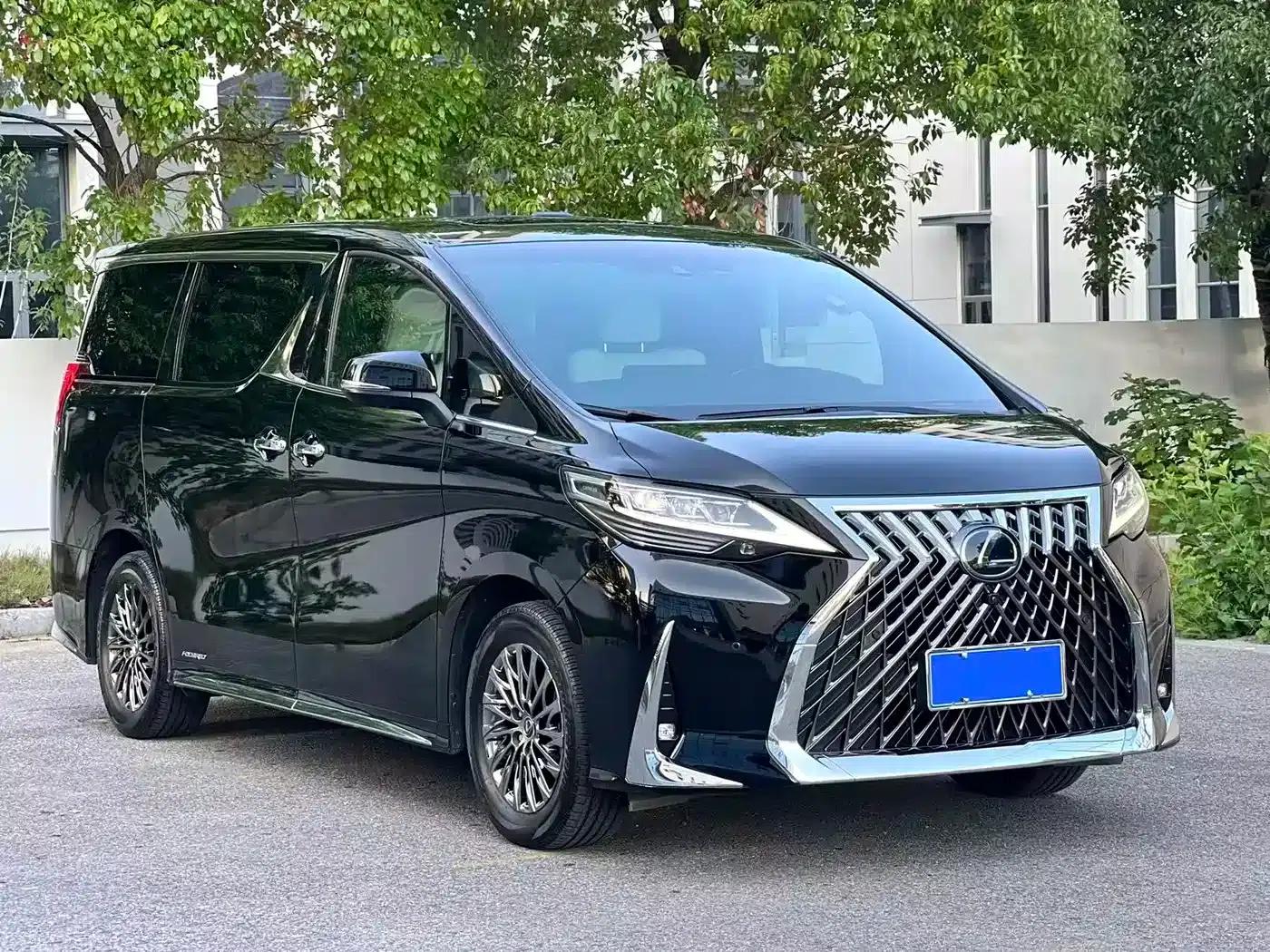 Lexus LM 2020 300h Four-Seat Executive Edition — миниатюра 3