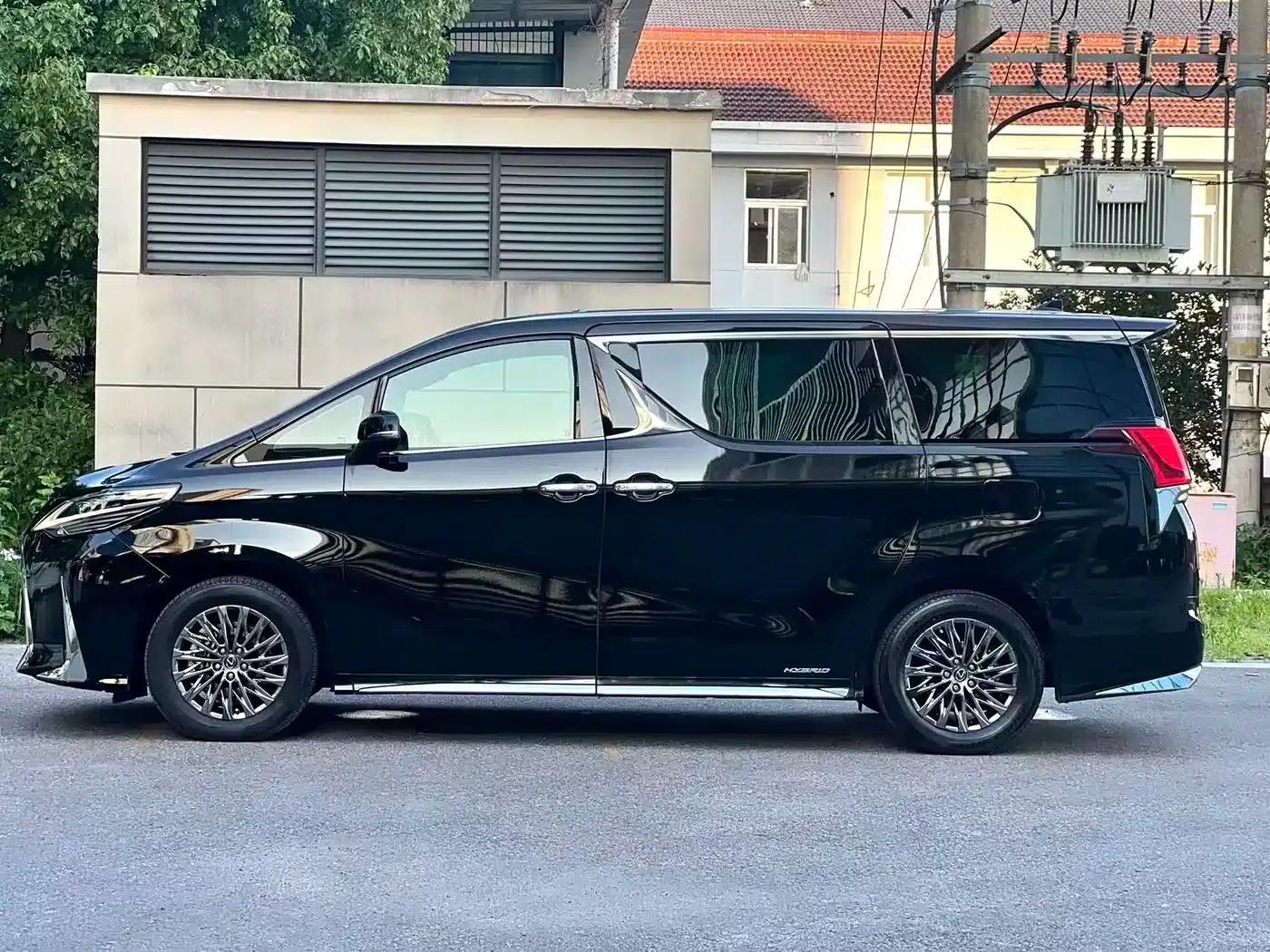 Lexus LM 2020 300h Four-Seat Executive Edition — миниатюра 7