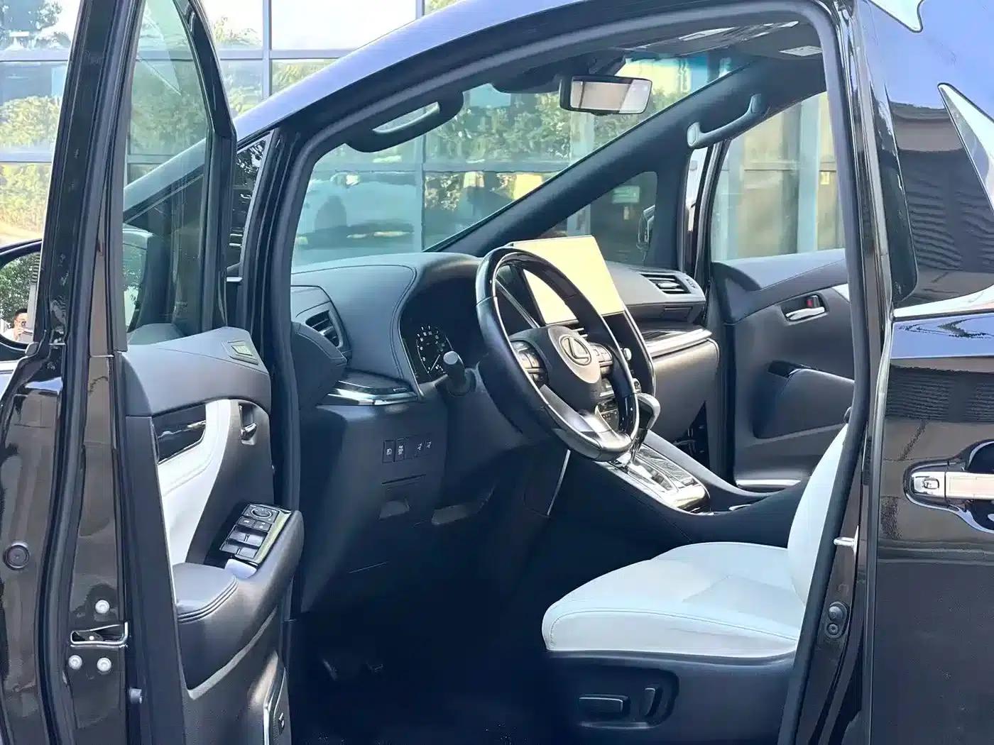 Lexus LM 2020 300h Four-Seat Executive Edition — миниатюра 8