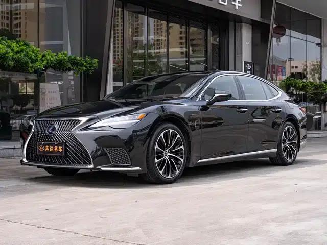 Lexus LS 500h Executive Edition 2021