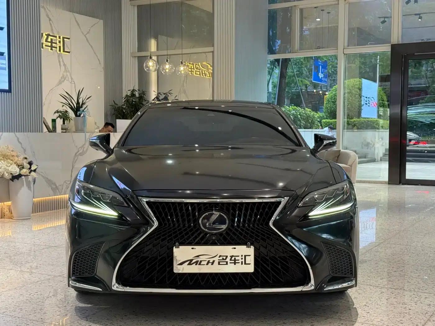 Lexus LS 2018 500h Executive Edition (China V emission standard) — миниатюра 2