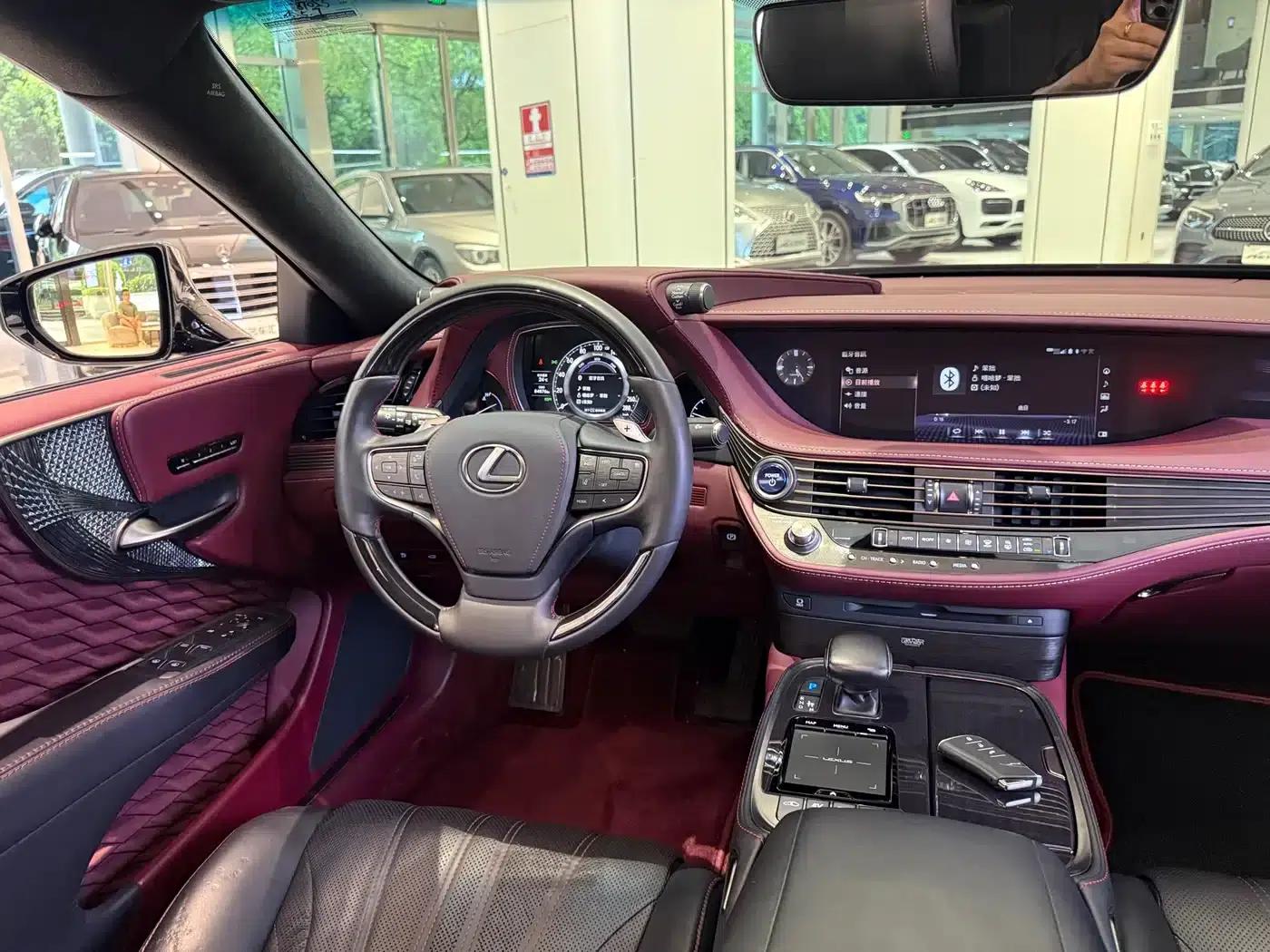 Lexus LS 2018 500h Executive Edition (China V emission standard) — миниатюра 16