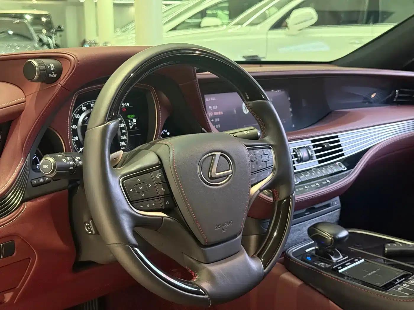 Lexus LS 2018 500h Executive Edition (China V emission standard) — миниатюра 5
