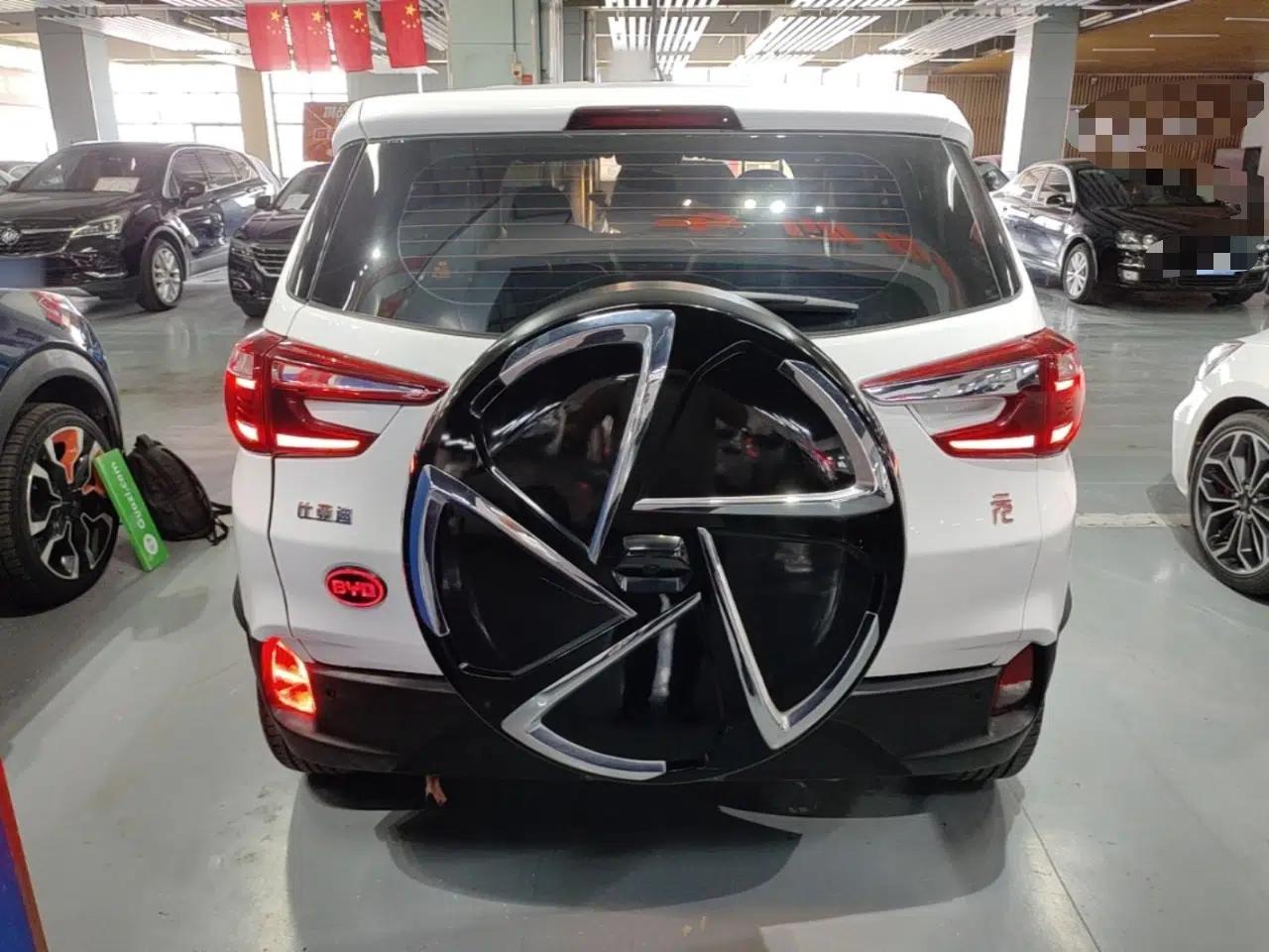 BYD Yuan 2017 1.5L Automatic Cool & Connected Model — миниатюра 5