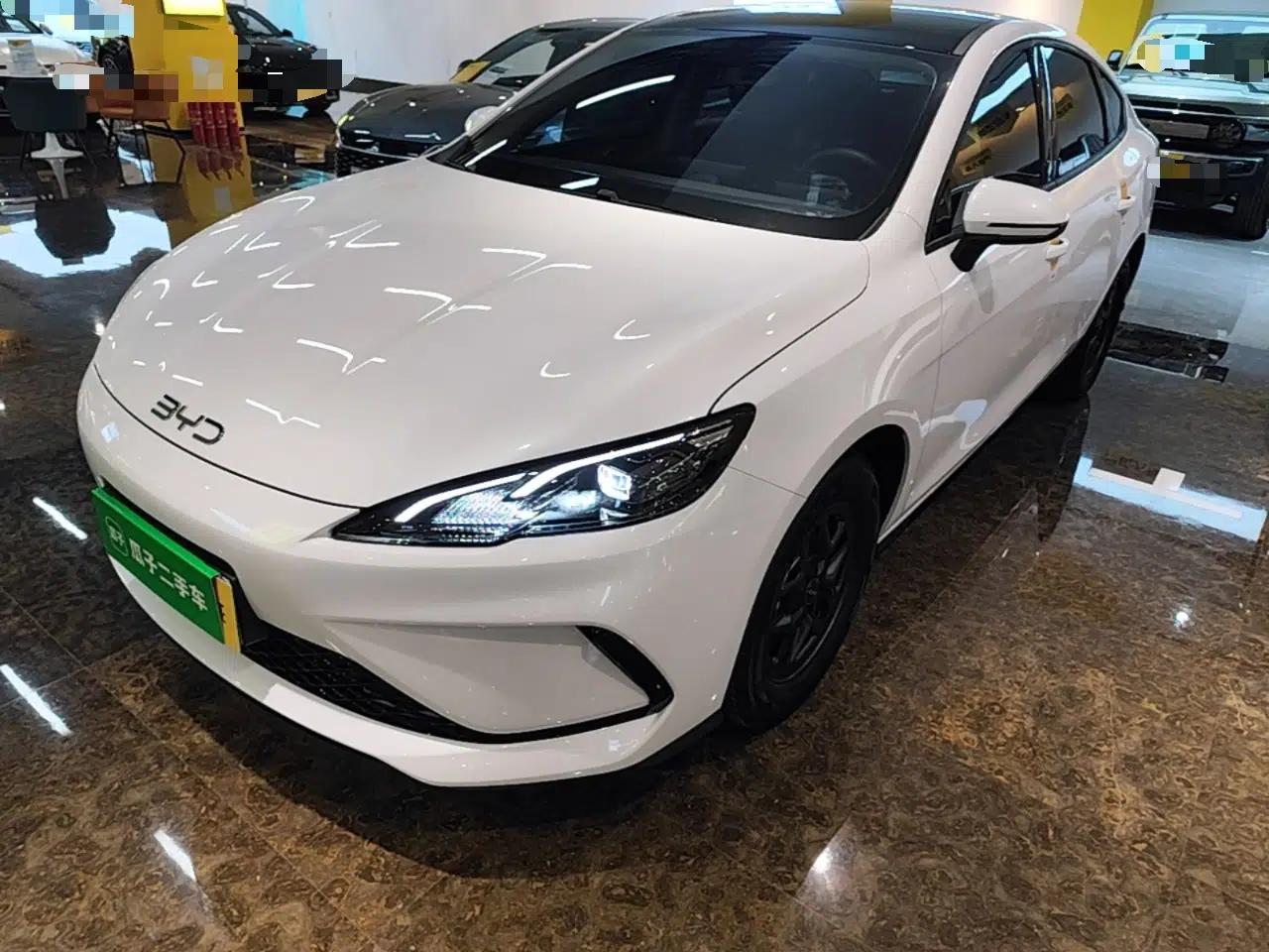 BYD Seal 05 DM-i 2026 DM-i 128KM Luxury Edition — миниатюра 1