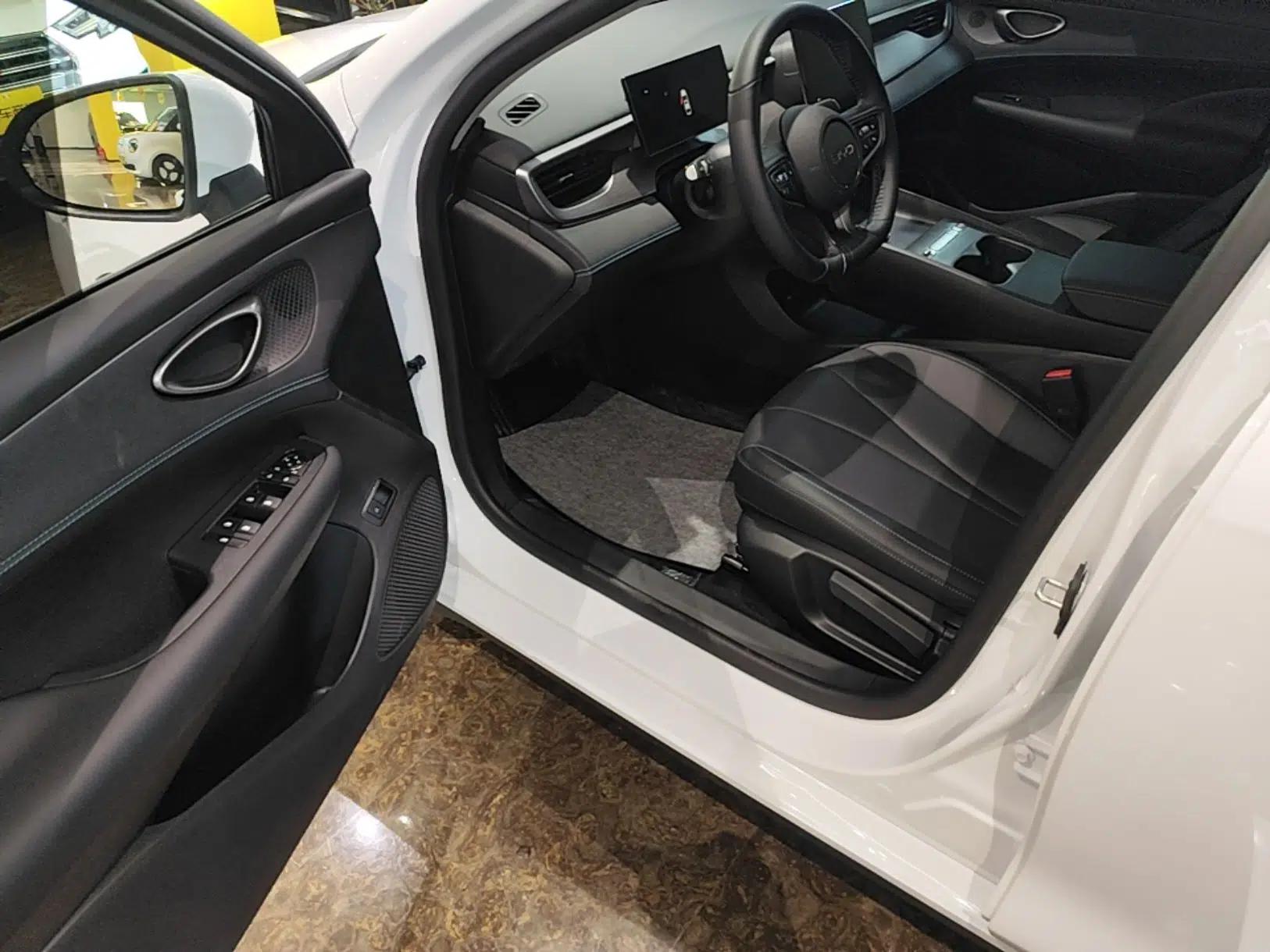 BYD Seal 05 DM-i 2026 DM-i 128KM Luxury Edition — миниатюра 18