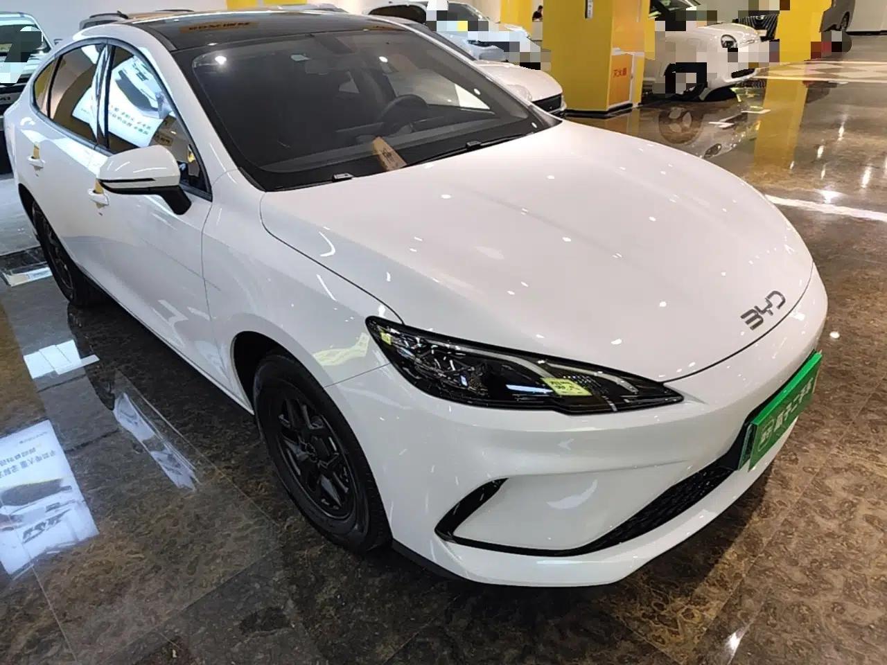 BYD Seal 05 DM-i 2026 DM-i 128KM Luxury Edition — миниатюра 3