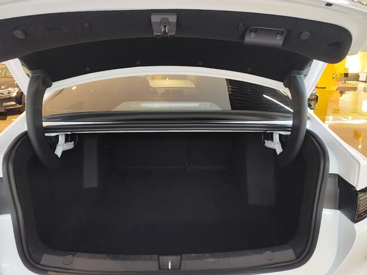 BYD Seal 05 DM-i 2026 DM-i 128KM Luxury Edition — миниатюра 22