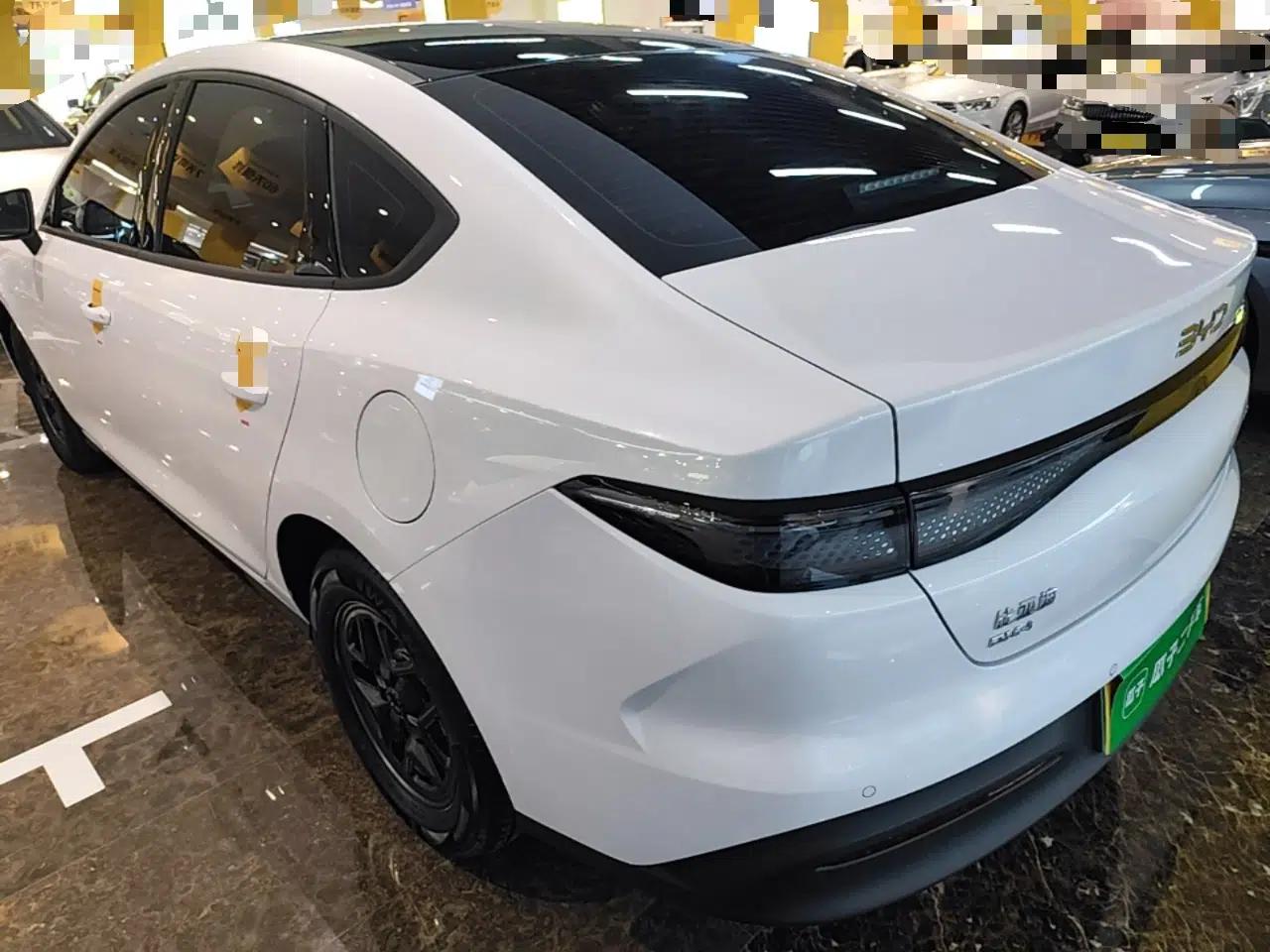 BYD Seal 05 DM-i 2026 DM-i 128KM Luxury Edition — миниатюра 4
