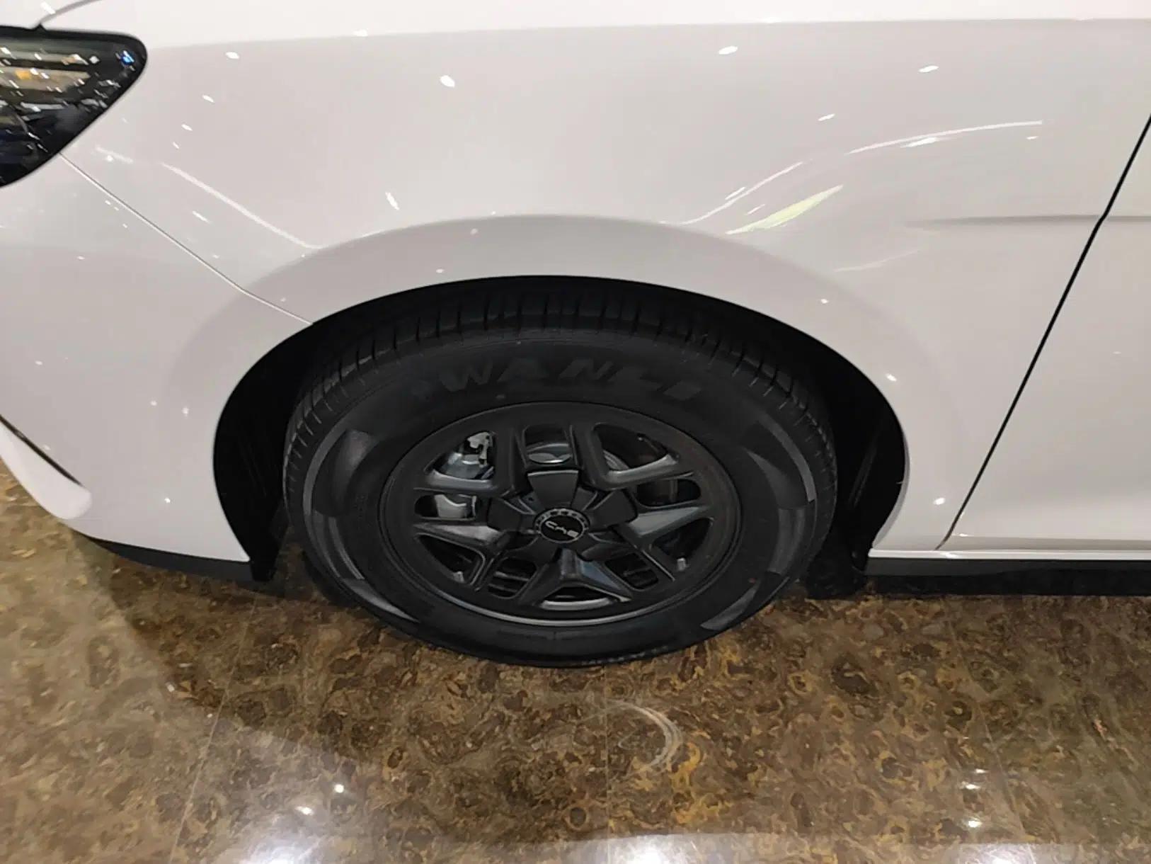 BYD Seal 05 DM-i 2026 DM-i 128KM Luxury Edition — миниатюра 10