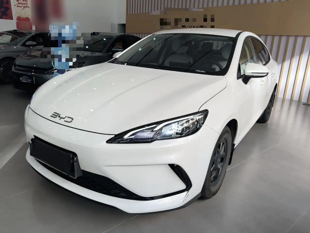 BYD Seal 05 DM-i 2025 DM-i Smart Drive 55KM Luxury Model — миниатюра 1