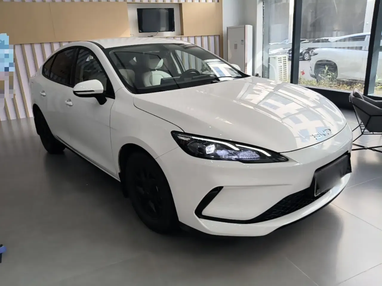 BYD Seal 05 DM-i 2025 DM-i Smart Drive 55KM Luxury Model — миниатюра 3