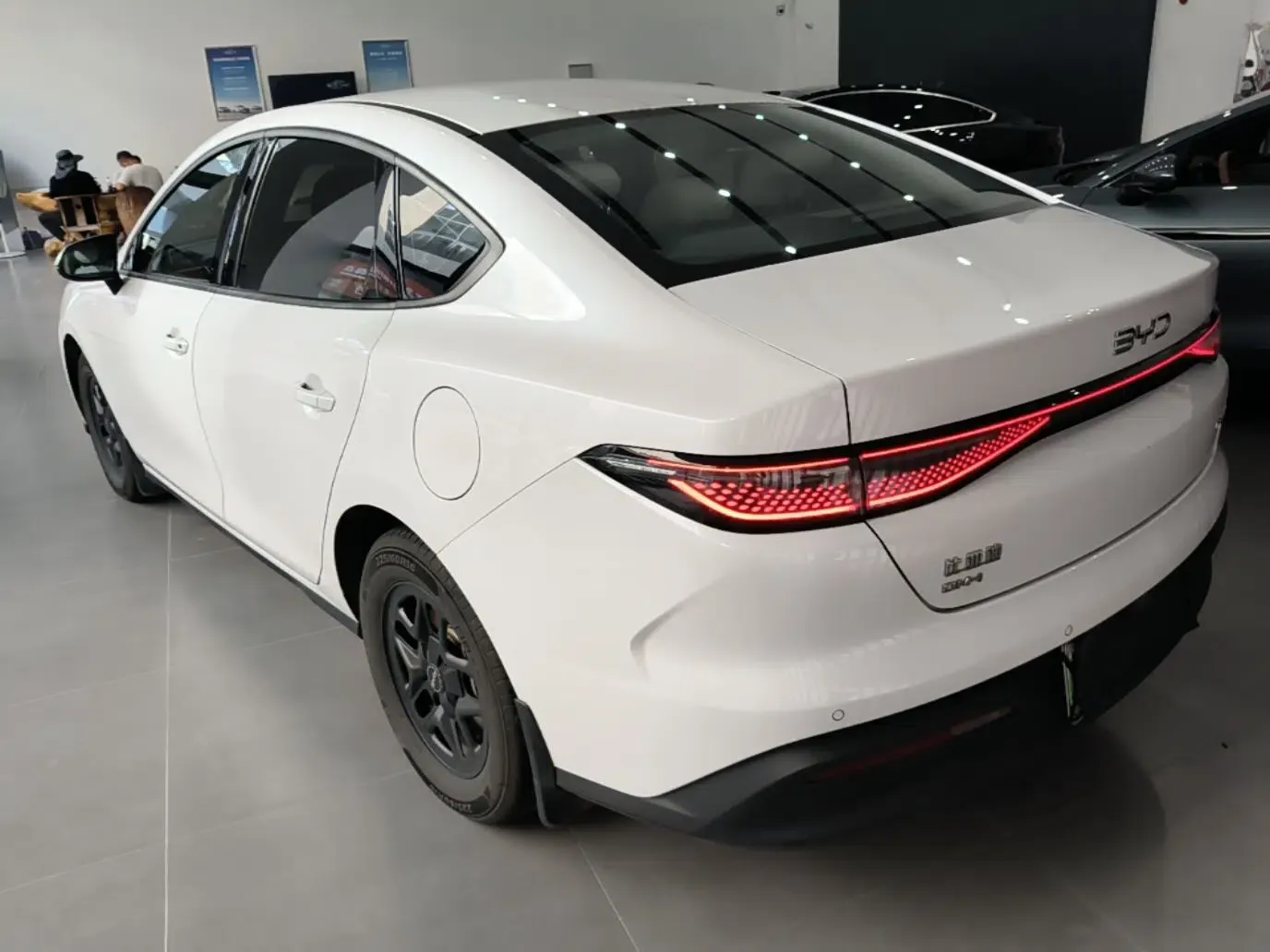 BYD Seal 05 DM-i 2025 DM-i Smart Drive 55KM Luxury Model — миниатюра 4