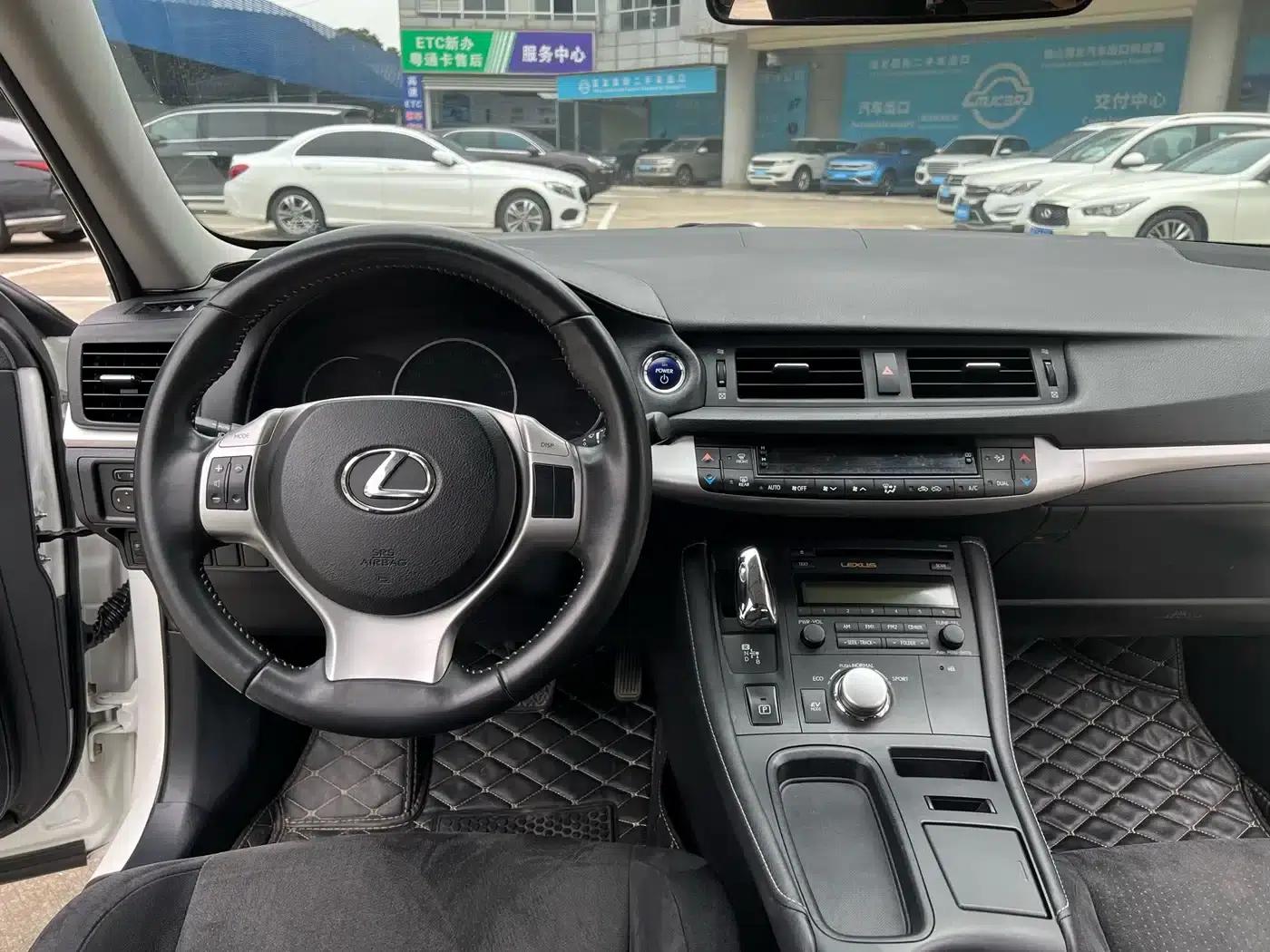 Lexus CT 2012 CT200h Elite Edition — миниатюра 16
