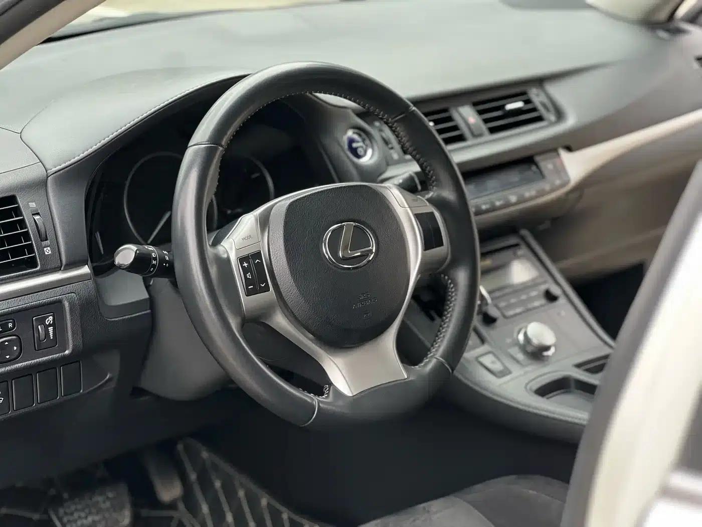Lexus CT 2012 CT200h Elite Edition — миниатюра 17