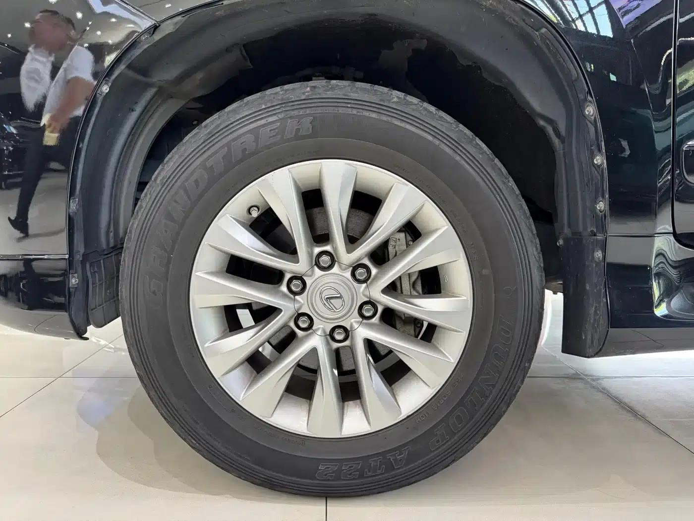 2019 Lexus GX 460 Middle East Edition — миниатюра 5