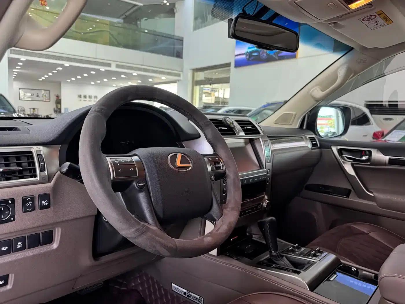 2019 Lexus GX 460 Middle East Edition — миниатюра 7