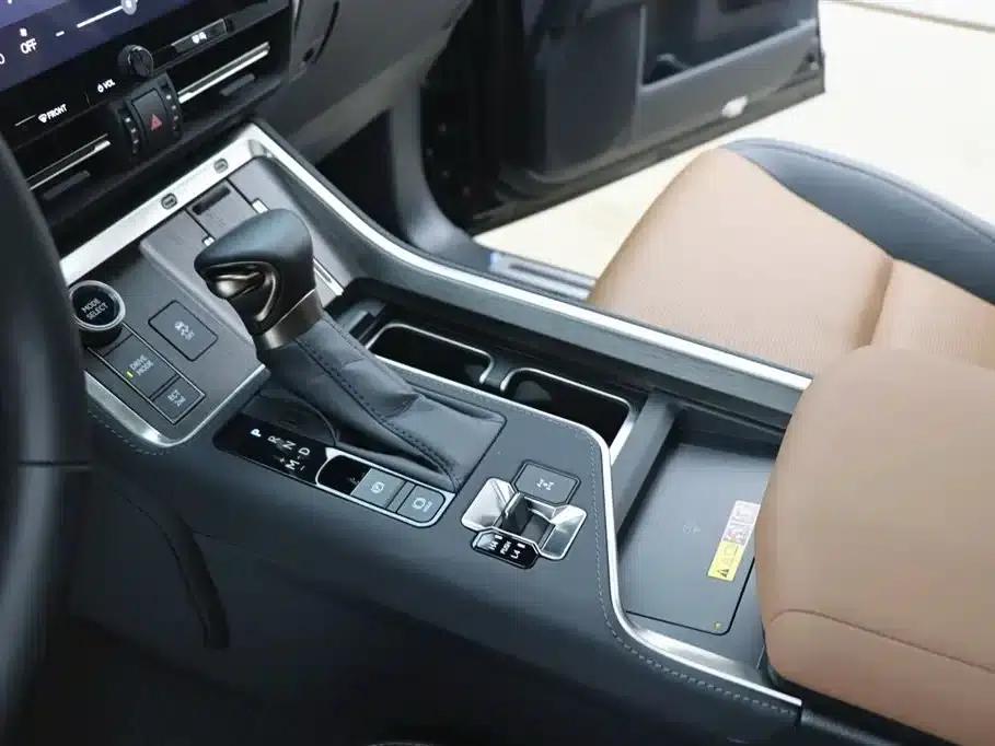 Lexus GX 2024 Lingfeng Edition — миниатюра 15
