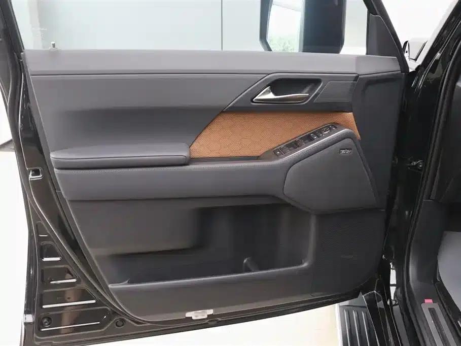 Lexus GX 2024 Lingfeng Edition — миниатюра 10