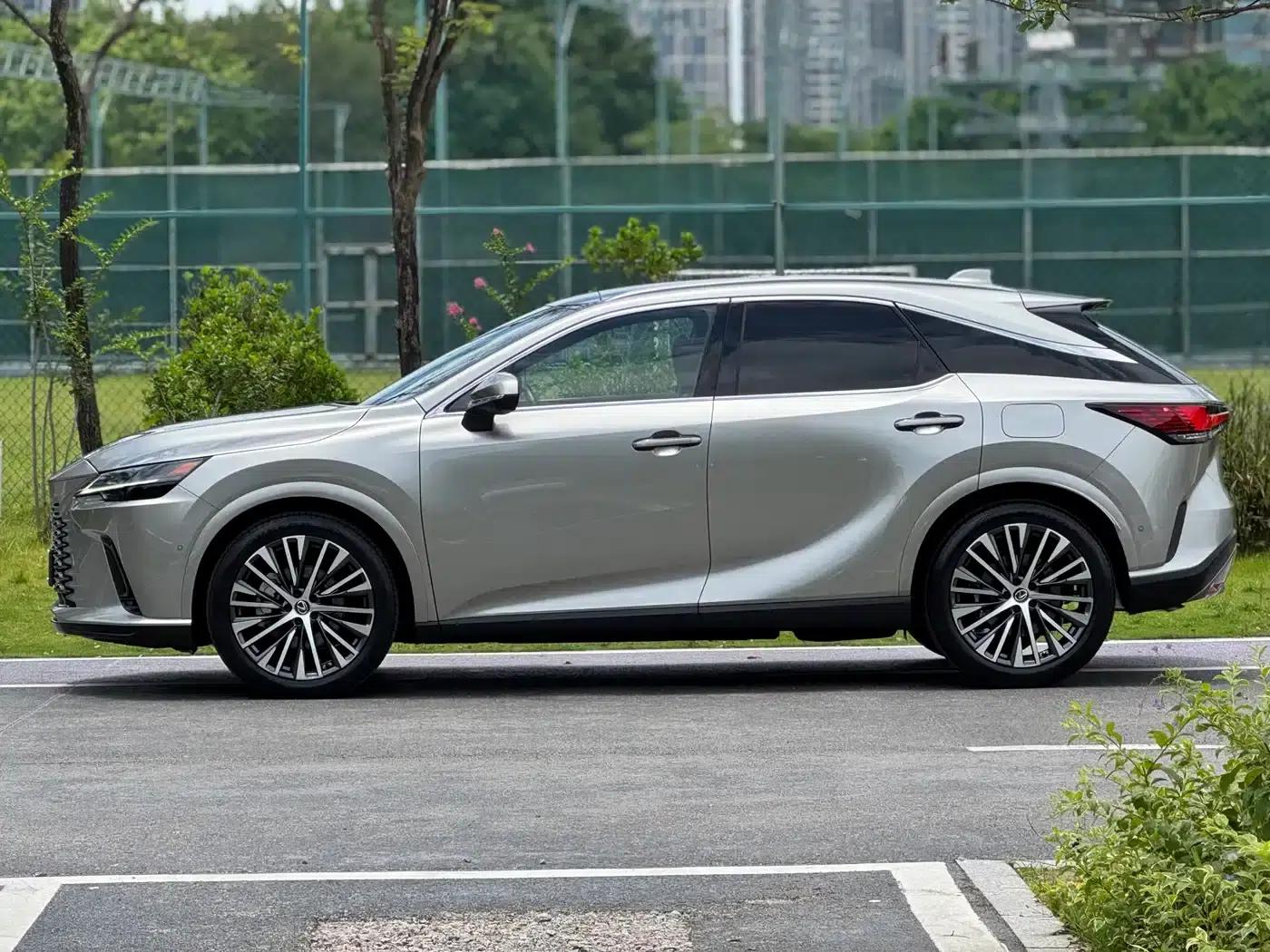 Lexus RX Hybrid 2023 450h+ AWD Enjoy Edition — миниатюра 3