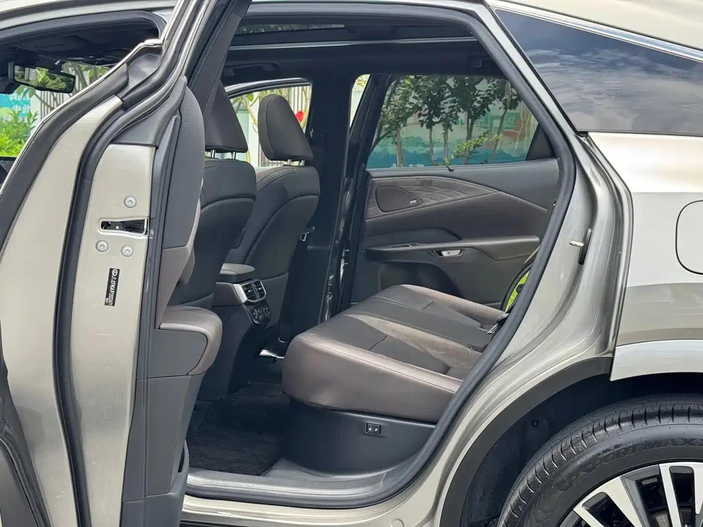 Lexus RX Hybrid 2023 450h+ AWD Enjoy Edition — миниатюра 8