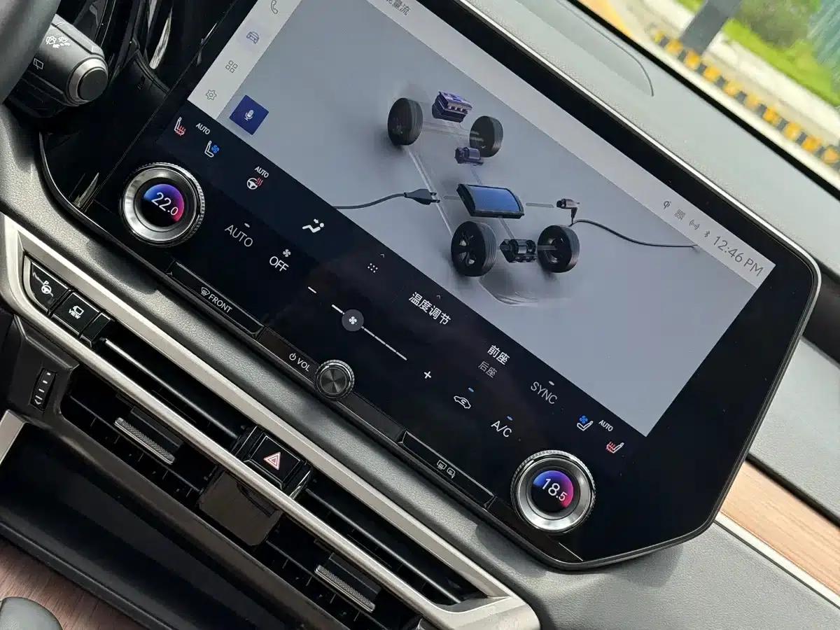 Lexus RX Hybrid 2023 450h+ AWD Enjoy Edition — миниатюра 10
