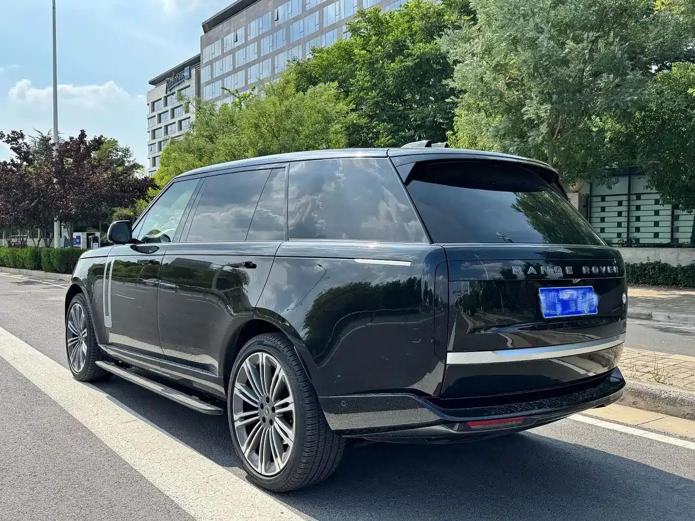 2024 Range Rover 3.0 L6 400PS SV Autobiography Long Wheelbase 4-Seater — миниатюра 2