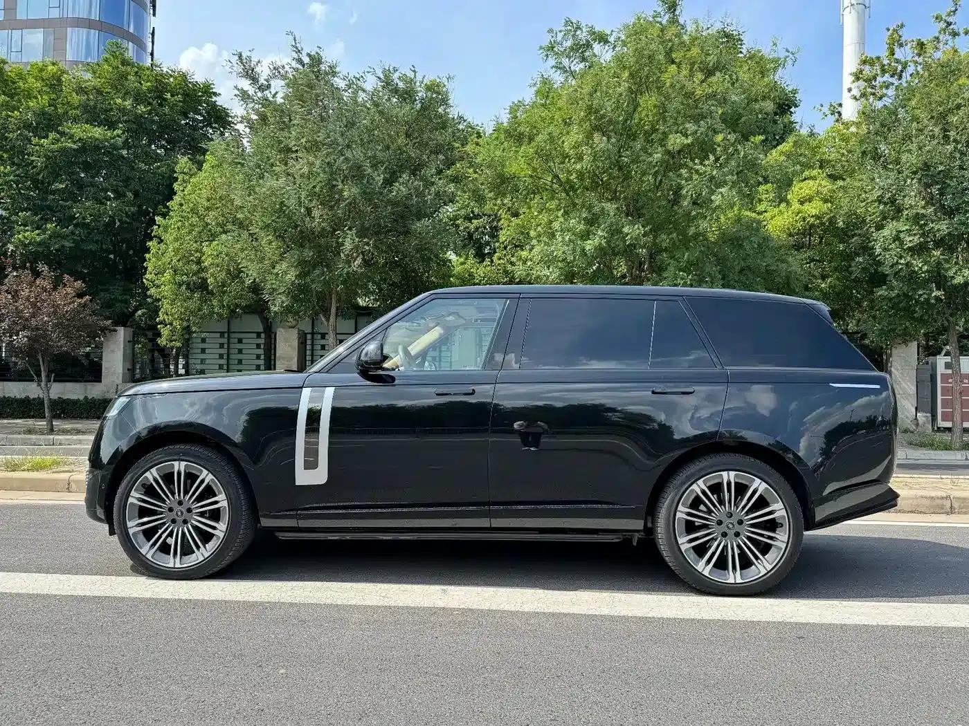 2024 Range Rover 3.0 L6 400PS SV Autobiography Long Wheelbase 4-Seater — миниатюра 4
