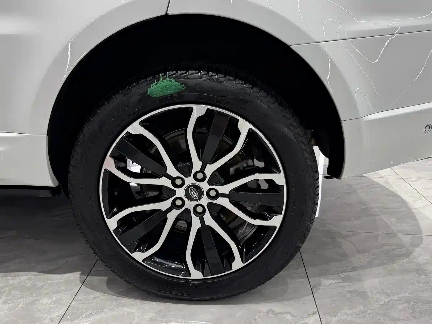 Range Rover Sport 2022 3.0 L6 Black Edition — миниатюра 10
