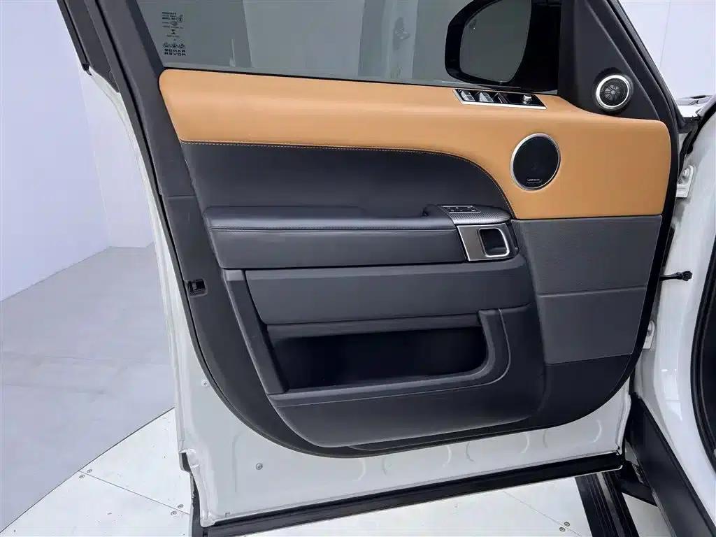Range Rover Sport 2022 3.0 L6 Black Edition — миниатюра 17