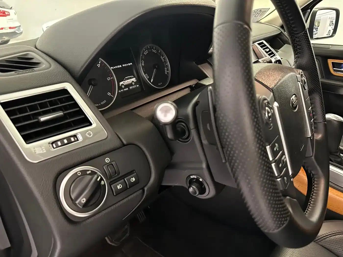 Range Rover Sport 2012 3.0 TDV6 HSE Diesel — миниатюра 17