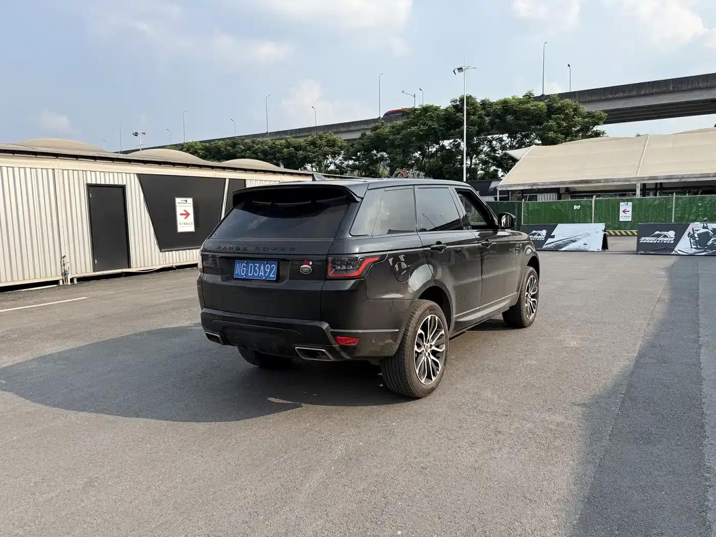 Range Rover Sport 2022 3.0 L6 Black Edition — миниатюра 11