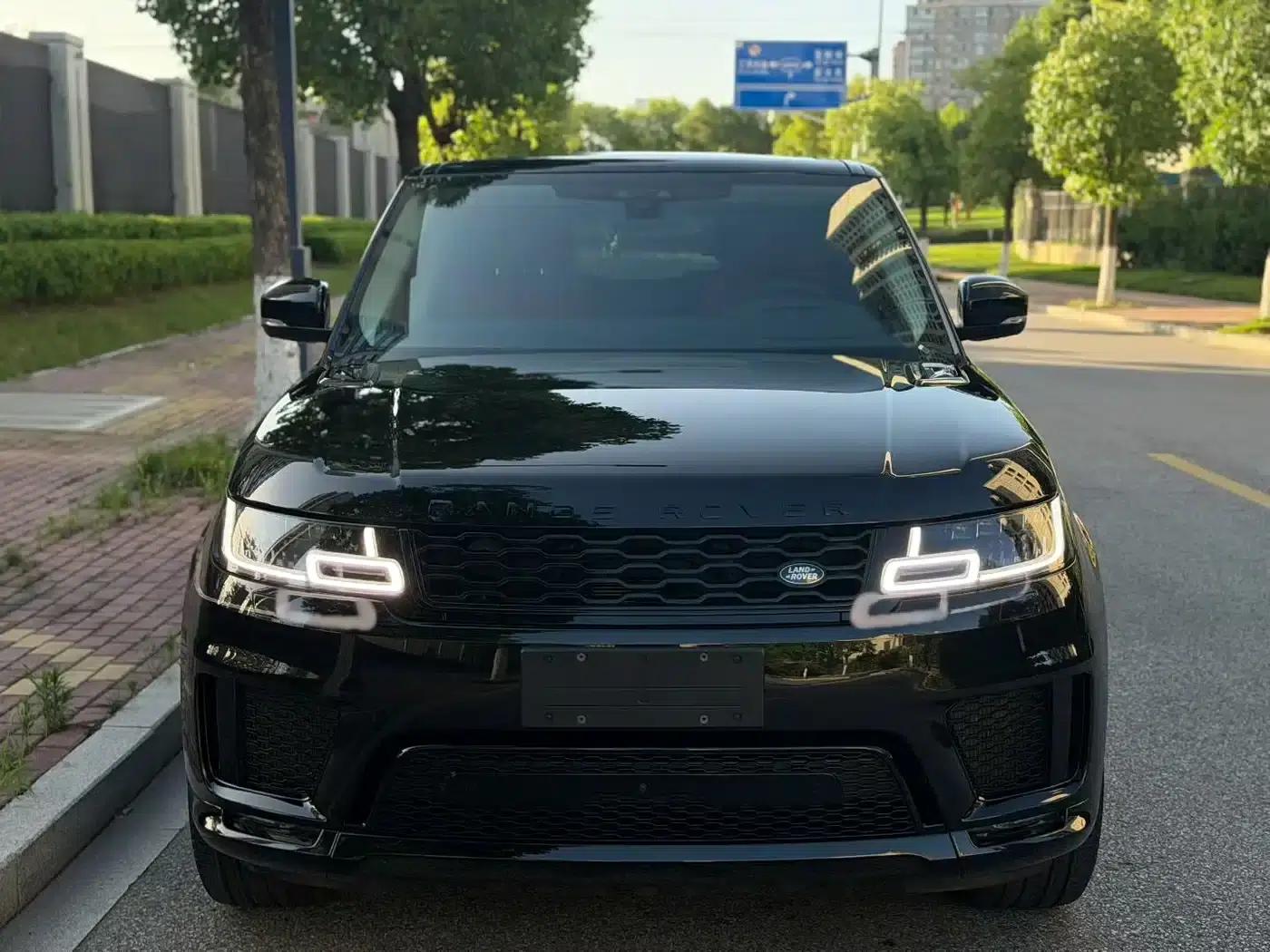 Range Rover Sport 2021 3.0 L6 Black Edition — миниатюра 2