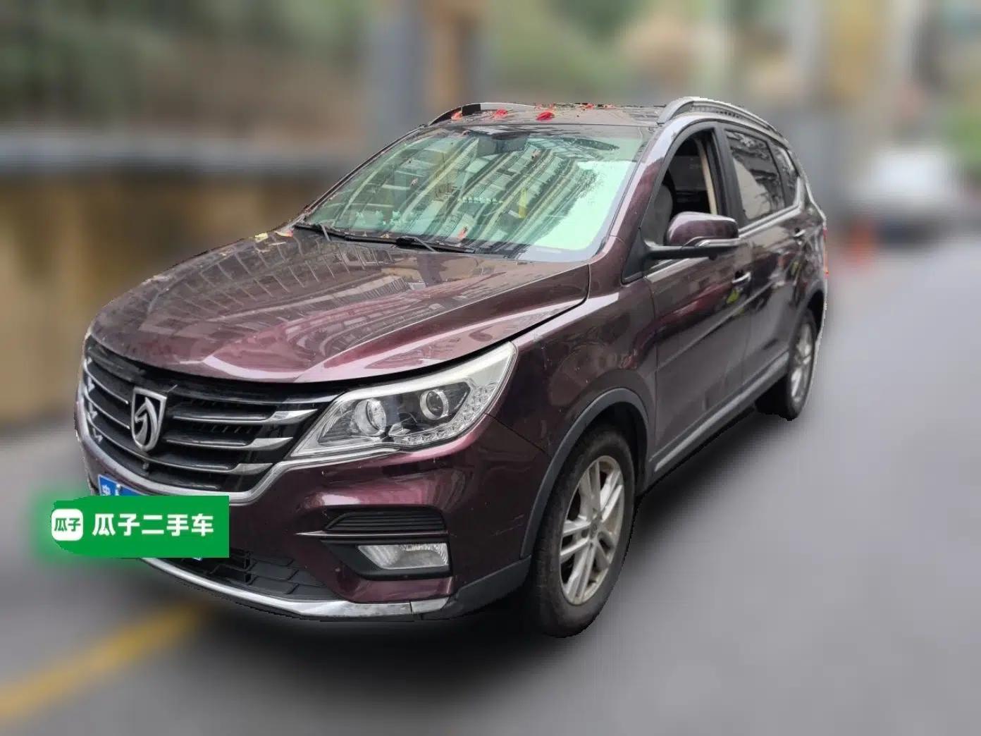 Baojun 560 2017 1.5T Manual Comfort Version 7 Seats — миниатюра 1