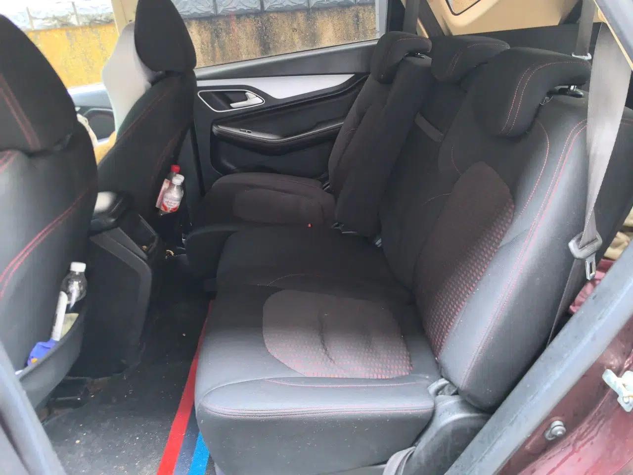 Baojun 560 2017 1.5T Manual Comfort Version 7 Seats — миниатюра 17