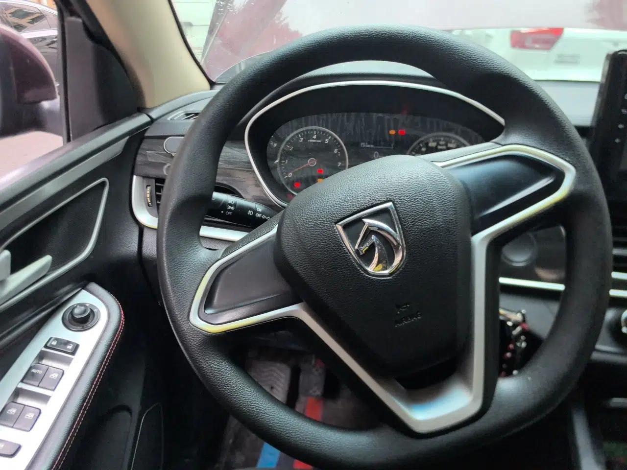 Baojun 560 2017 1.5T Manual Comfort Version 7 Seats — миниатюра 10