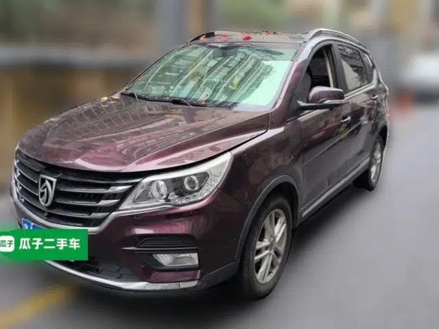 Baojun 560 2017 1.5T Manual Comfort Version 7 Seats