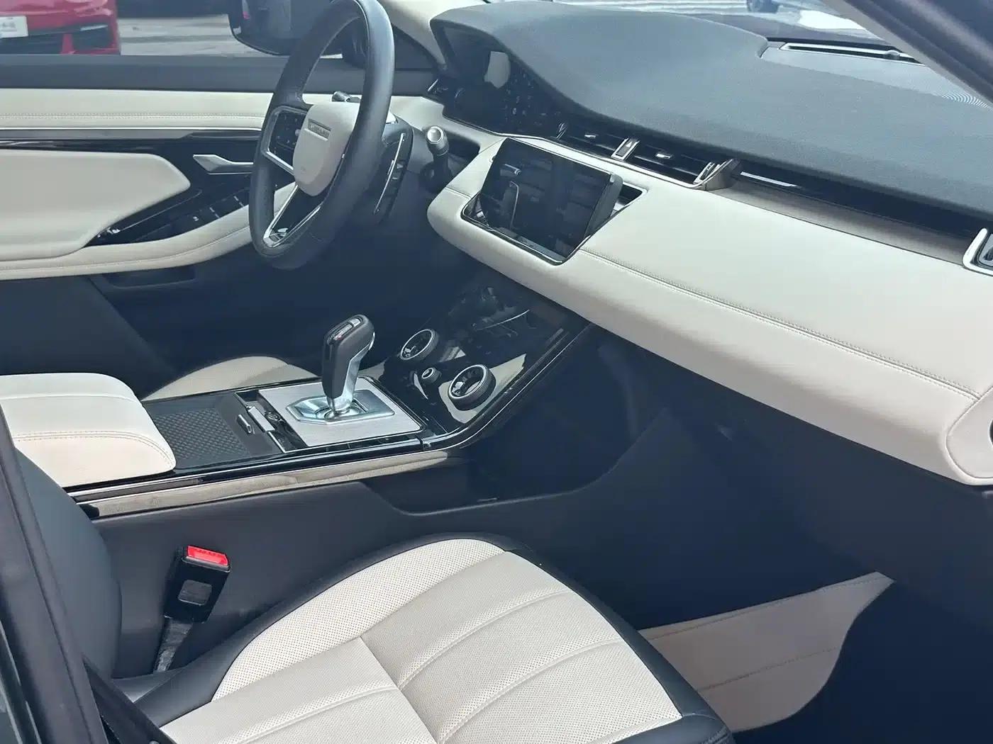 Range Rover Evoque 2022 Model: Evoque L 249PS R-Dynamic HSE Luxury Edition — миниатюра 15