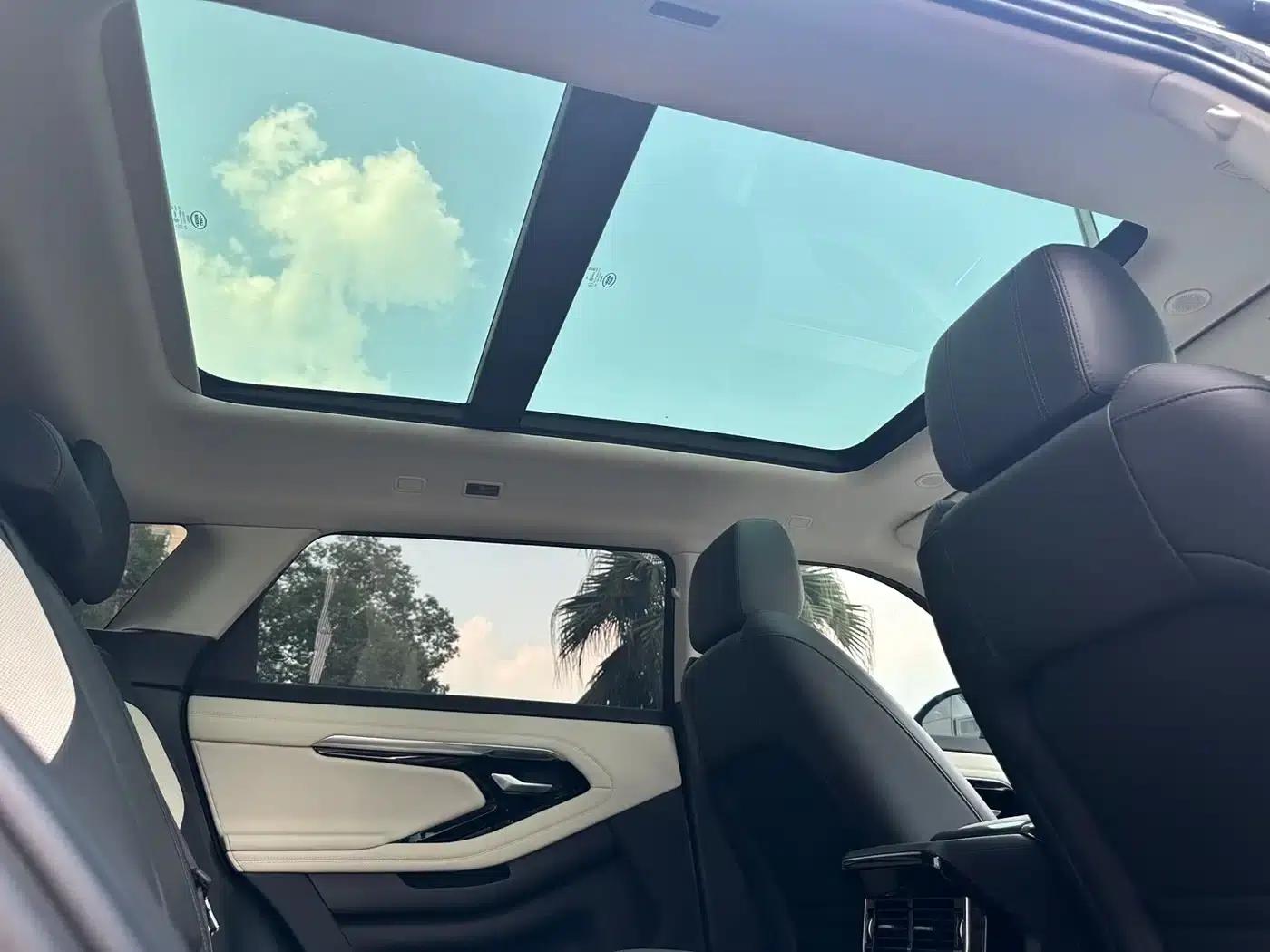 Range Rover Evoque 2022 Model: Evoque L 249PS R-Dynamic HSE Luxury Edition — миниатюра 19