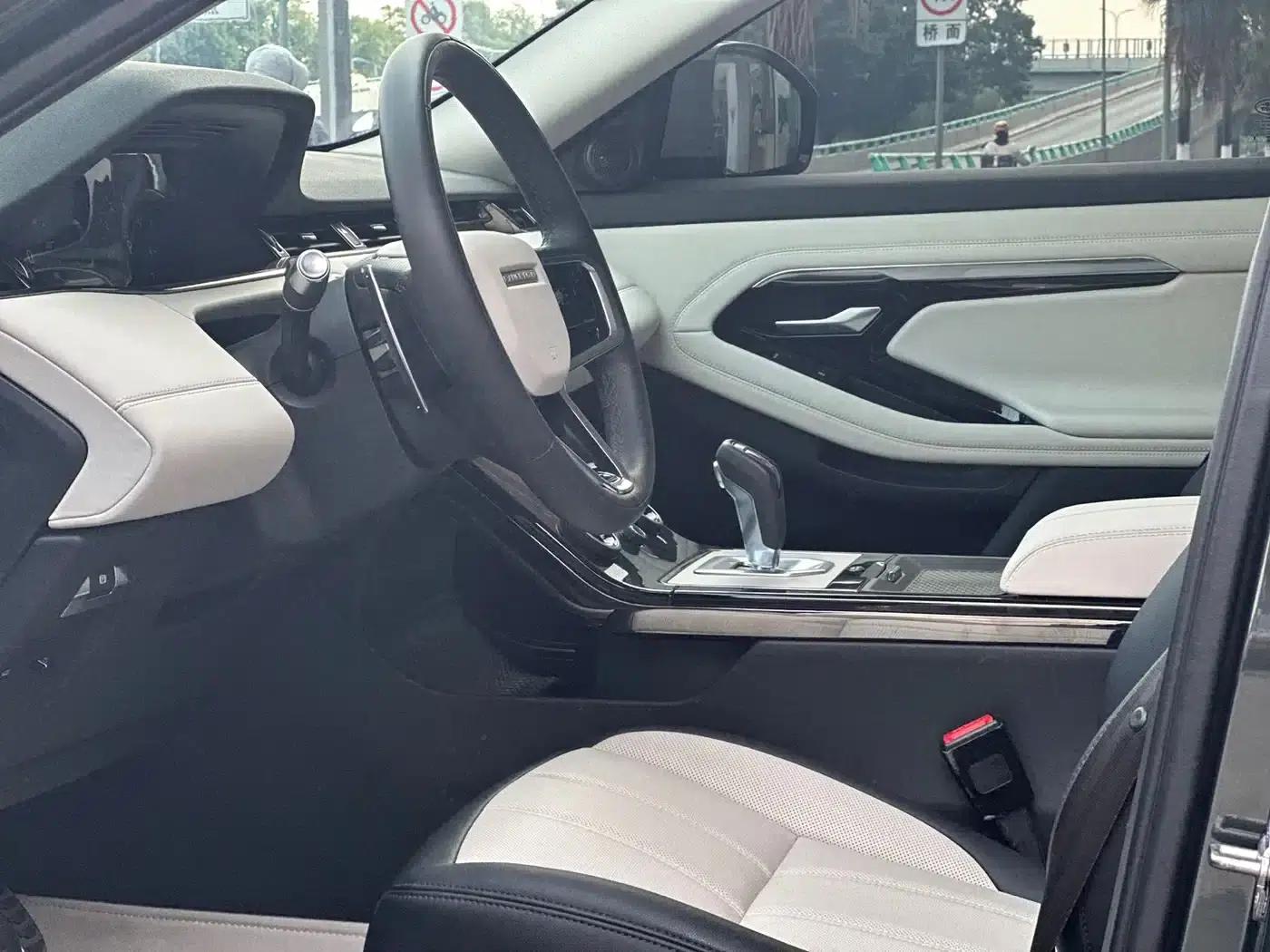 Range Rover Evoque 2022 Model: Evoque L 249PS R-Dynamic HSE Luxury Edition — миниатюра 10