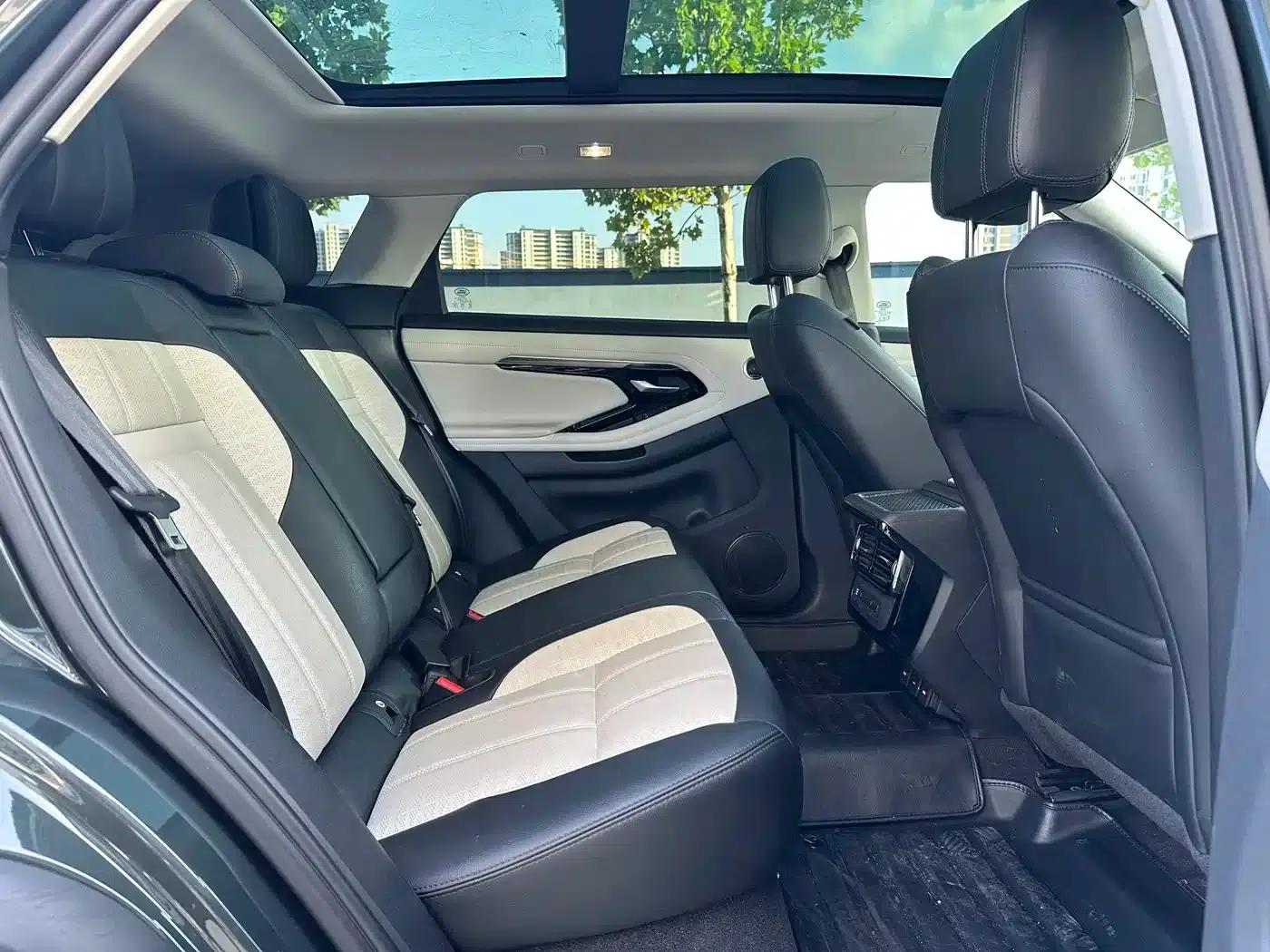 Range Rover Evoque 2021 Model: Evoque L 249PS R-Dynamic First Edition — миниатюра 12