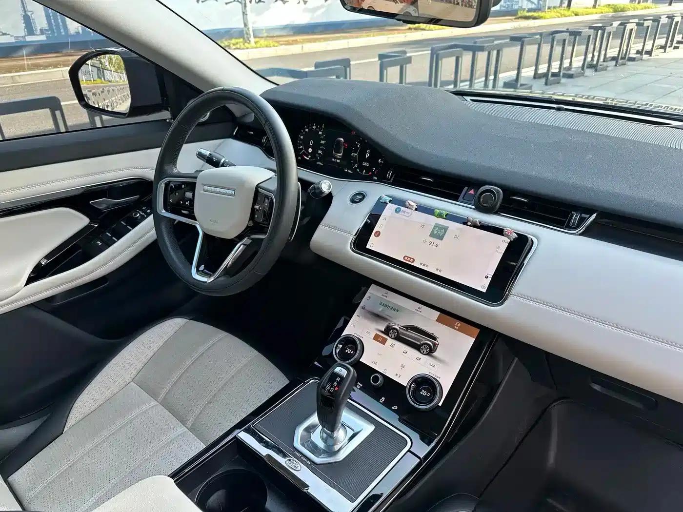 Range Rover Evoque 2021 Model: Evoque L 249PS R-Dynamic First Edition — миниатюра 13