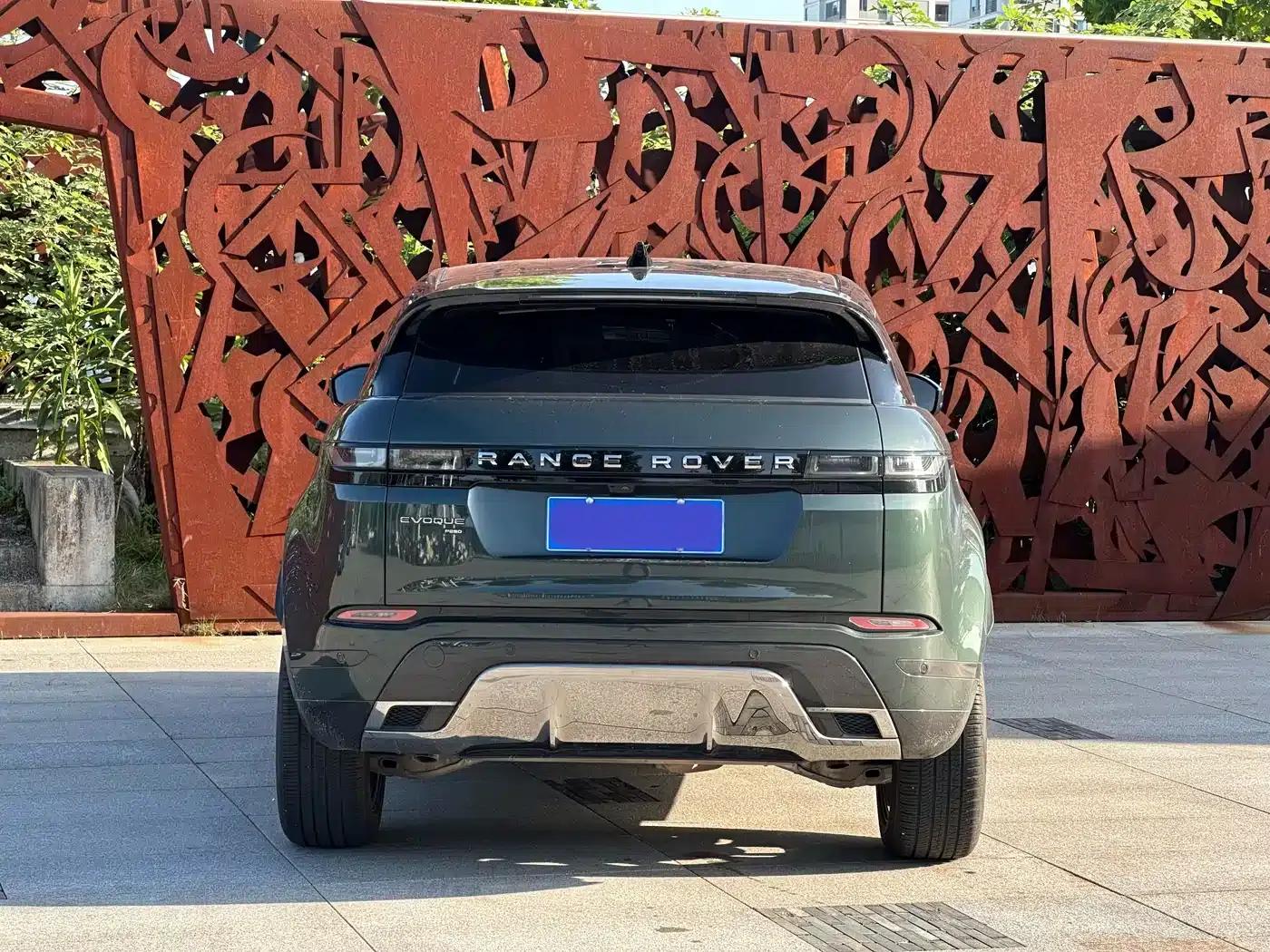 Range Rover Evoque 2021 Model: Evoque L 249PS R-Dynamic First Edition — миниатюра 6