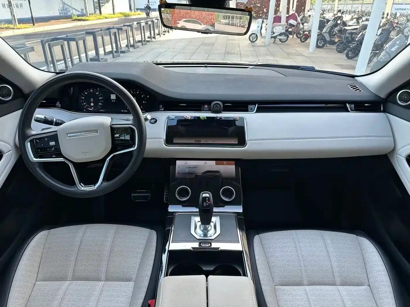 Range Rover Evoque 2021 Model: Evoque L 249PS R-Dynamic First Edition — миниатюра 8