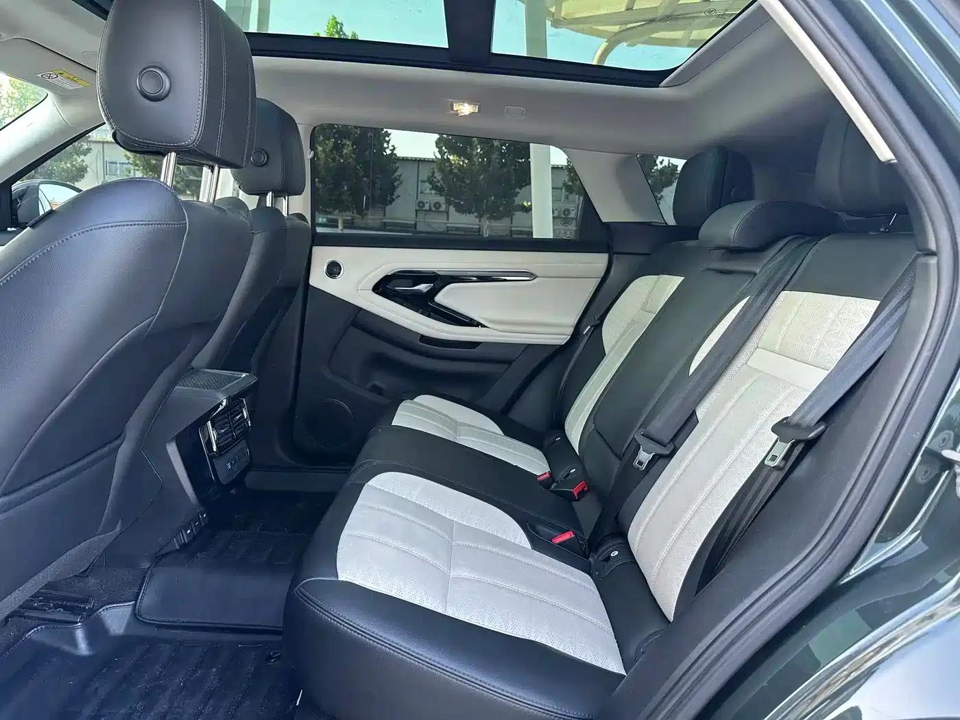 Range Rover Evoque 2021 Model: Evoque L 249PS R-Dynamic First Edition — миниатюра 9