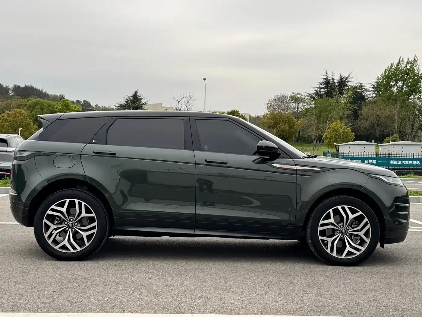 Range Rover Evoque 2022 Model, Evoque L 249PS R-Dynamic Luxury Edition — миниатюра 4