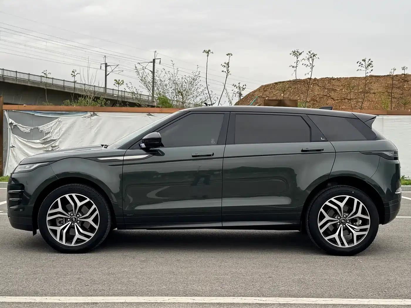 Range Rover Evoque 2022 Model, Evoque L 249PS R-Dynamic Luxury Edition — миниатюра 5