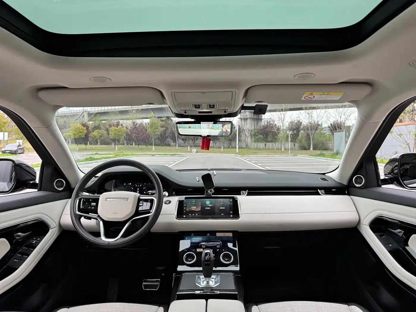 Range Rover Evoque 2022 Model, Evoque L 249PS R-Dynamic Luxury Edition — миниатюра 9