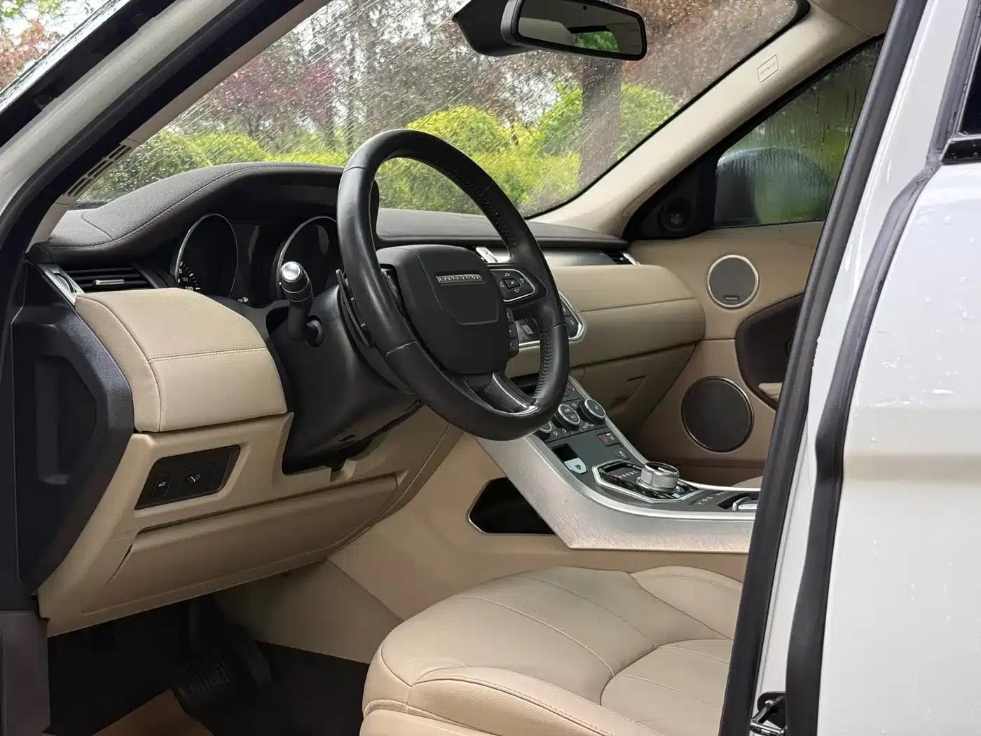 Range Rover Evoque 2016 2.0T SE Smart Edition — миниатюра 14